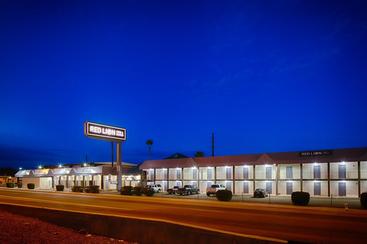 Red Lion Inn & Suites Tucson Downtown Exterior photo